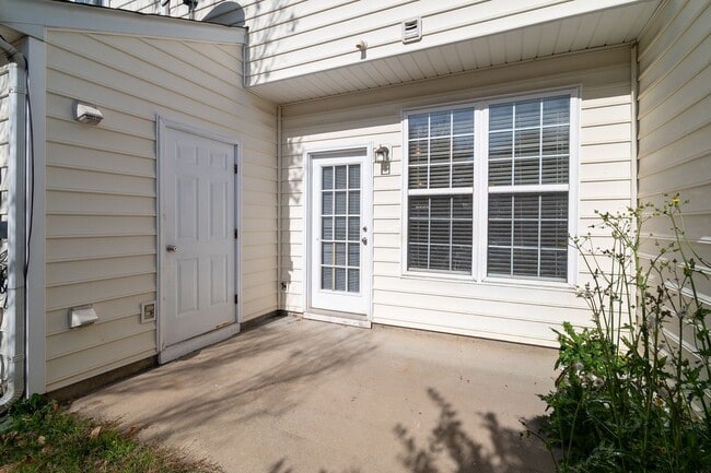 Building Photo - A Cozy 2bedroom Town home in Fort Mill
