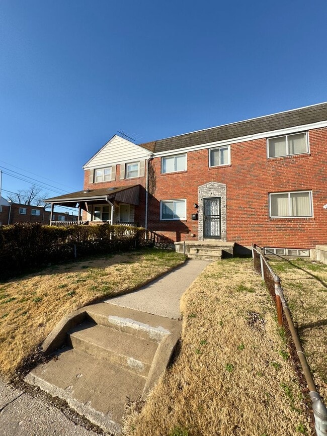 Building Photo - Charming 3 Bedroom/ 1.5 Bathroom Townhome in Frankford, MD!