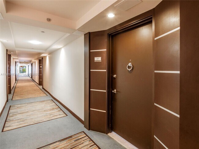 Building Photo - 5701 Collins Ave