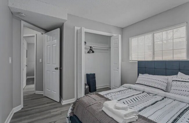 Building Photo - Merriam 4 plex