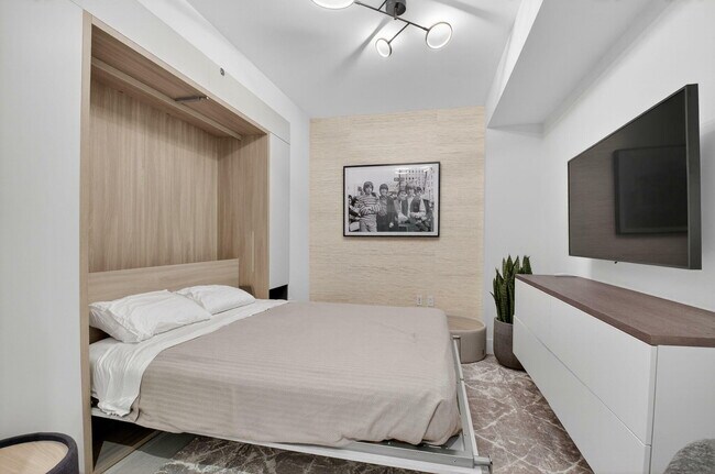 Building Photo - 200 SE Mizner Blvd