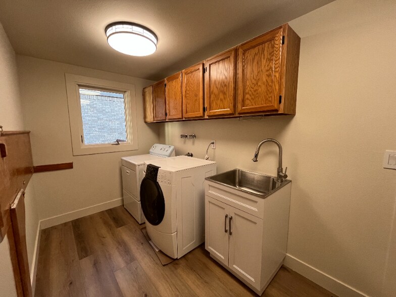 Building Photo - 7635 S Cook Way