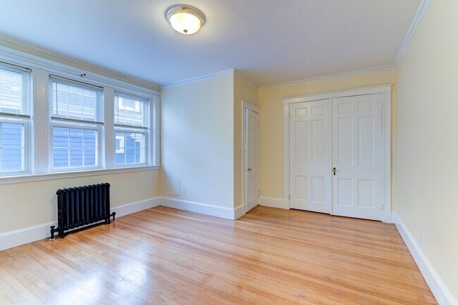 Building Photo - 17 Greenleaf St