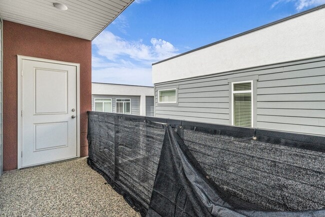 Building Photo - New 2024 Townhome with Office & 2 Car Garage