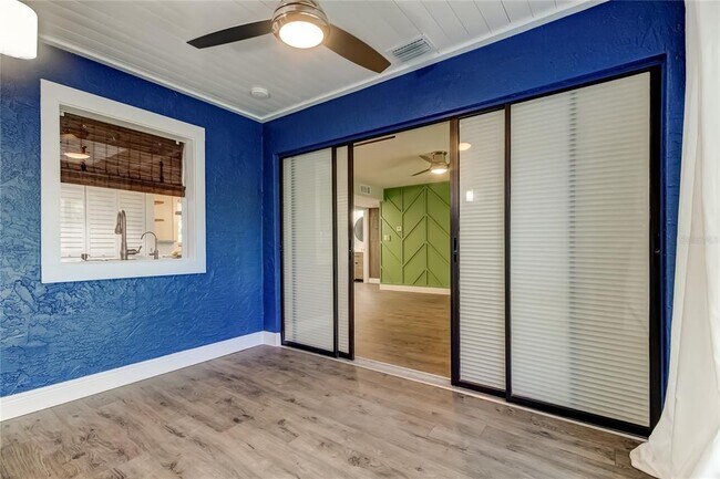 Building Photo - 2673 Sabal Springs Cir