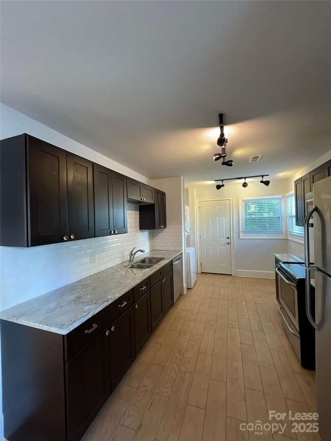 Building Photo - 1728 Matheson Ave