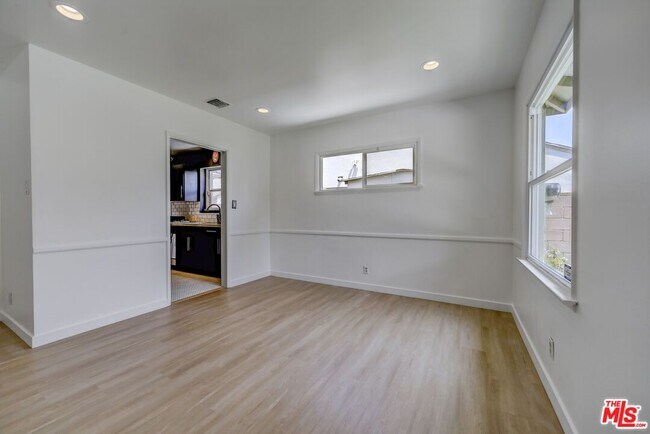 Building Photo - 6044 Varna Ave