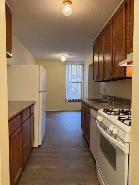 Building Photo - 34 Shrewsbury Green Dr