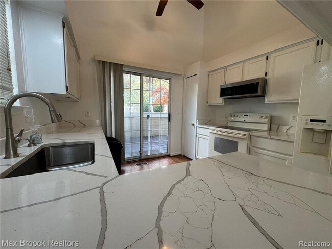 Building Photo - 6620 Fireside Ct