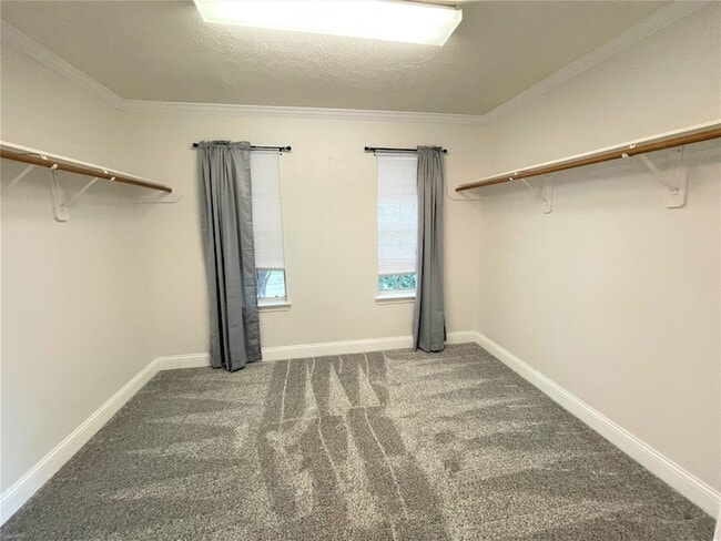 Building Photo - 16407 Stone Prairie Dr