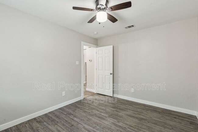 Building Photo - 1800 Meadow Lark Ln