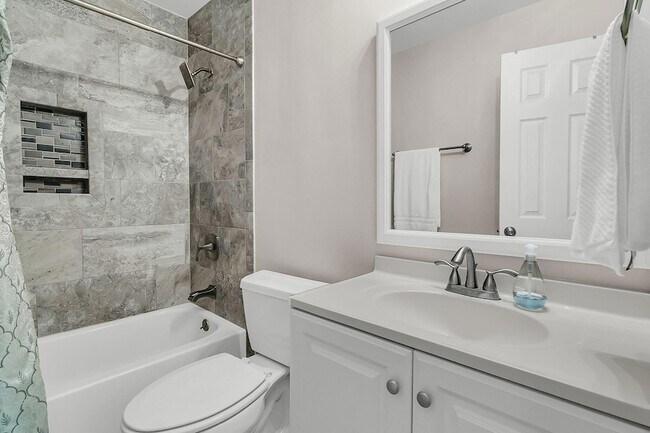 Building Photo - 339 Mt Royall Dr