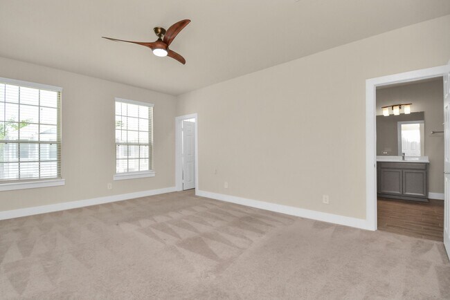 Building Photo - 1722 Summerlyn Ter Dr