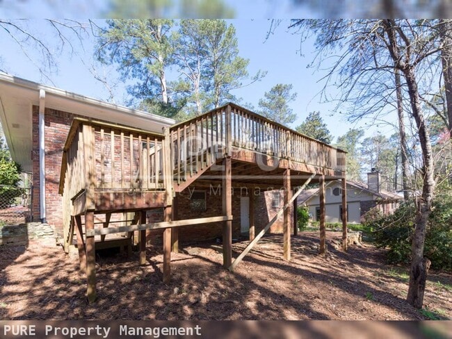Building Photo - Price Drop Alert!   3 bed 1/5bath Home. Av...