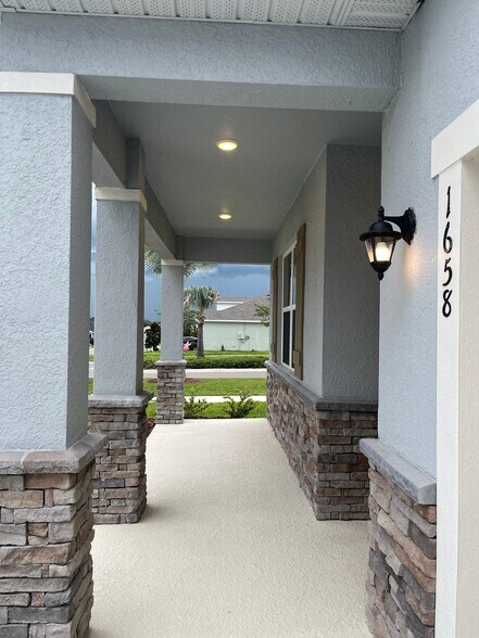 Building Photo - 1658 Blue Lagoon Cir
