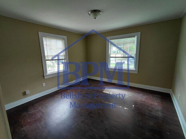 Building Photo - Spacious 3 Bed, 2 Bath Bottom-Floor Duplex...