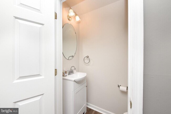 Building Photo - 401 Jene Ct