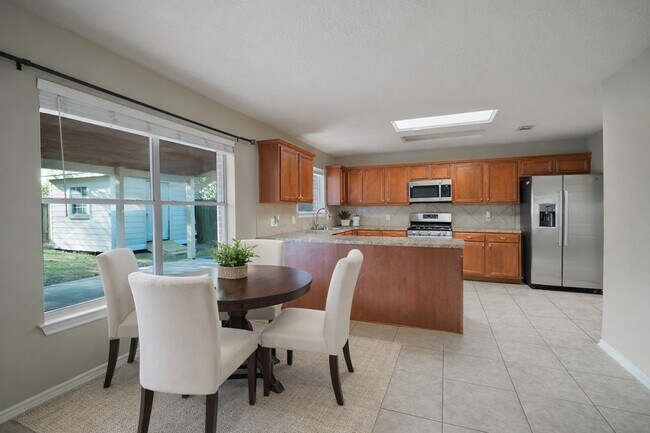 Building Photo - 8315 Cardamon Ln