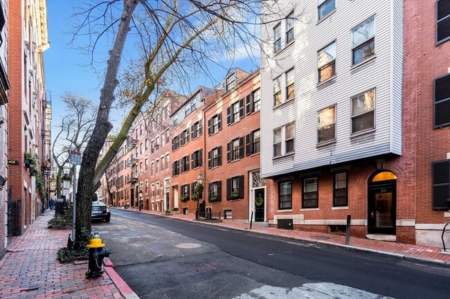 Building Photo - 80 Revere St