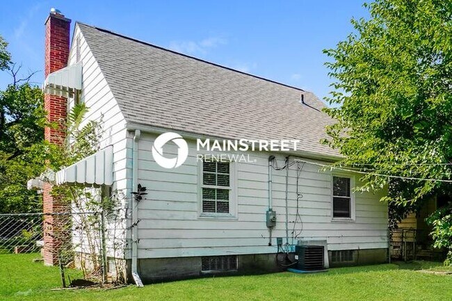 Building Photo - 3 Bedroom Pet-Friendly Home in Columbus, OH with Main Street Renewal