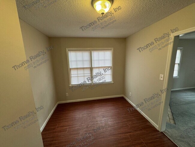 Building Photo - 2255 Sherwood Ave
