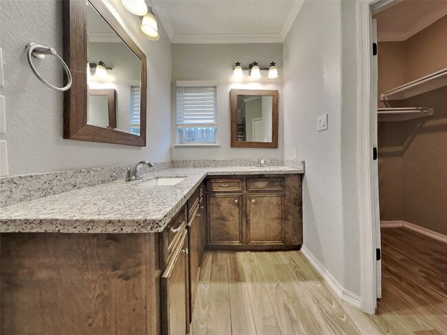 Building Photo - 3638 Lydia St