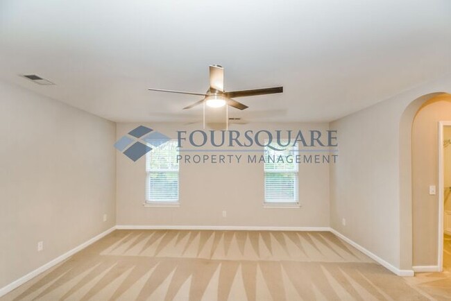 Building Photo - Townhome | 3rd Floor Bonus Room | Fenced Y...