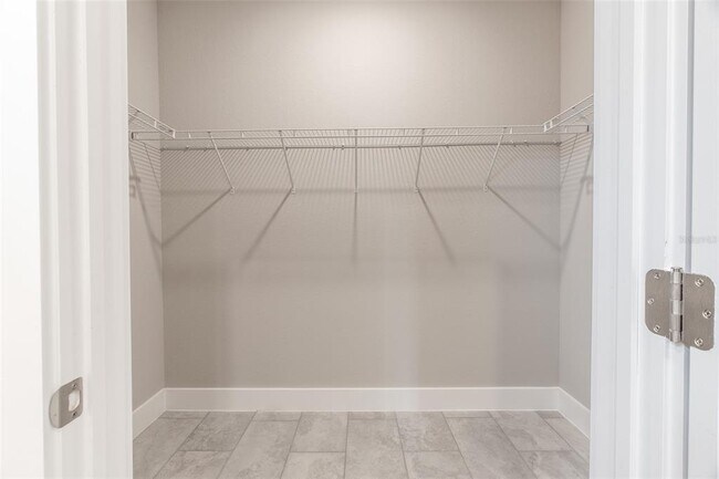 Building Photo - 1250 Papillon St