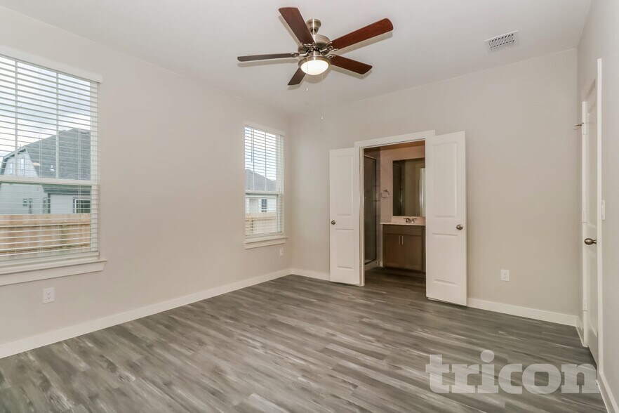Building Photo - 1529 Mexican Heather Dr