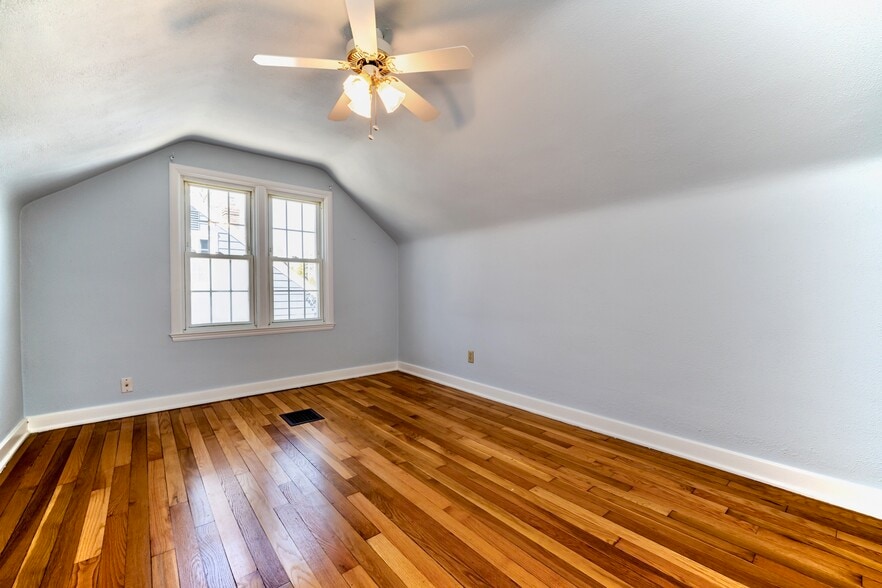 Building Photo - 511 Donna Dr