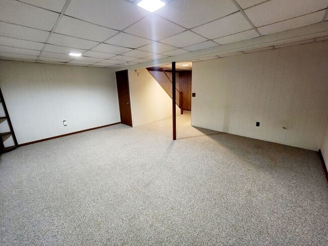 Building Photo - 3 Bedroom 1.5 Bath Available in Elizabethtown!