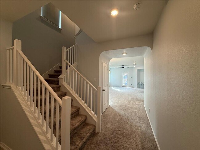 Building Photo - 216 Bougainvillea Lp