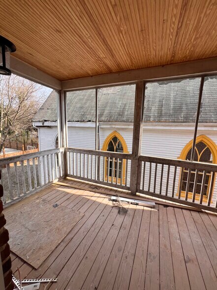 Building Photo - 1005 W High St