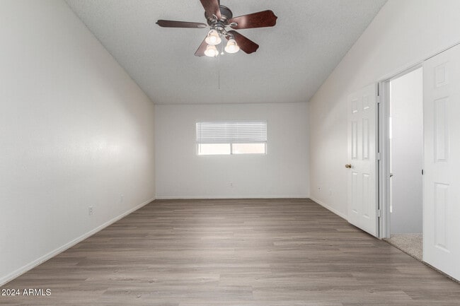 Building Photo - 3025 E Woodland Dr