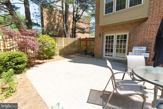 Building Photo - 3100 Windwood Farms Dr