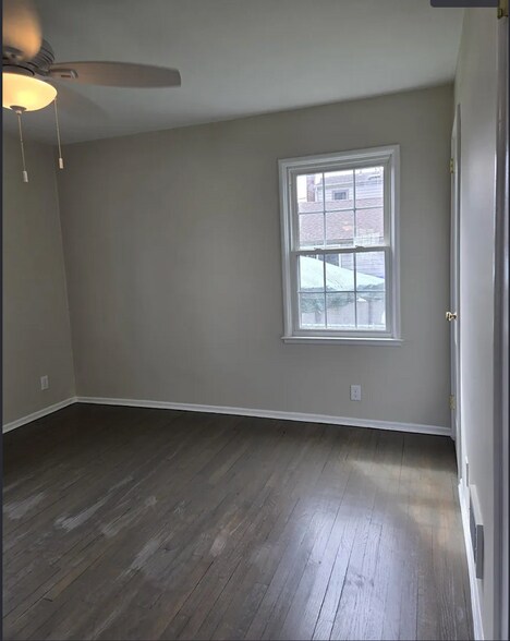 Building Photo - 38 Hartland St