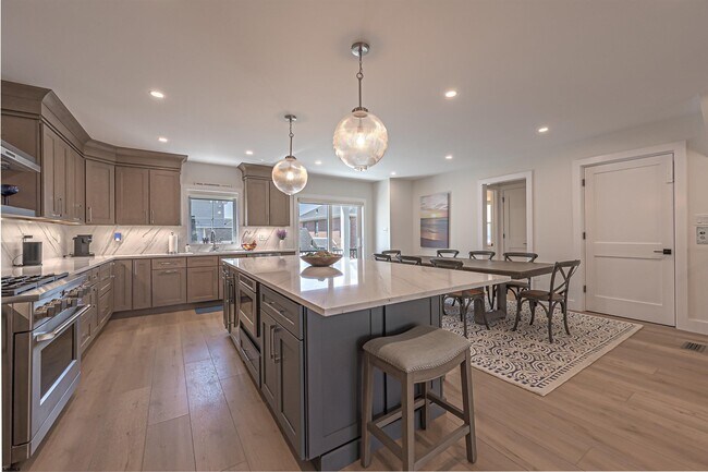 Building Photo - 26 S Rosborough Ave