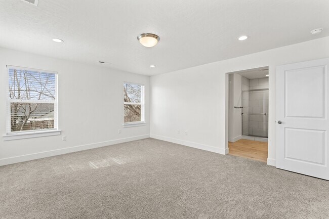 Building Photo - 1673 N Solterra Ln