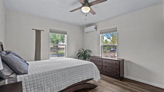 Building Photo - 334 Belford Ave