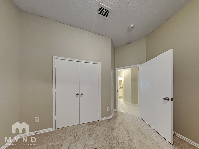 Building Photo - 6801 Amberdale Dr