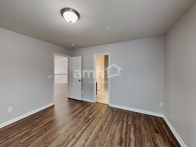 Building Photo - 912 Pristine Ln