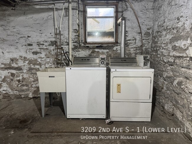 Building Photo - 3209 2nd Ave S