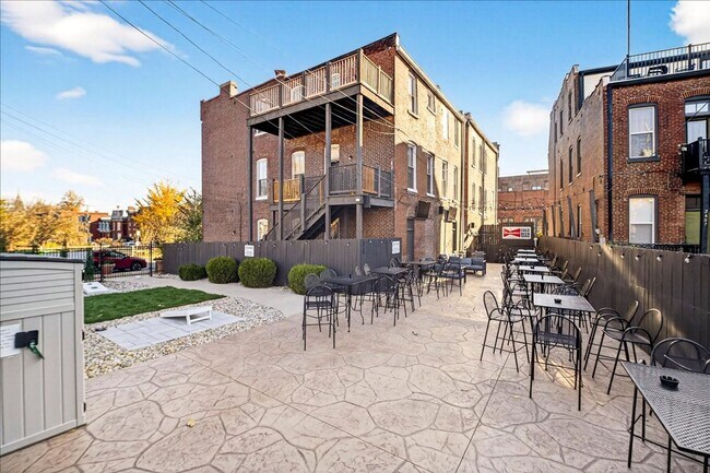 Building Photo - Soulard First Fleur