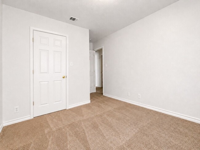 Building Photo - Beautiful 2-story home for lease in a gated community!  North East ISD - 4 Bedrooms / 2.5 Baths