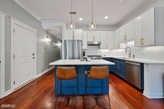 Building Photo - 1035 W Madison St