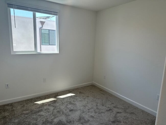 Building Photo - New built in 2024 2 bed 2.5 bath!