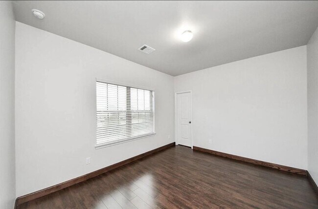 Building Photo - 17031 Iver Ironwood Trl