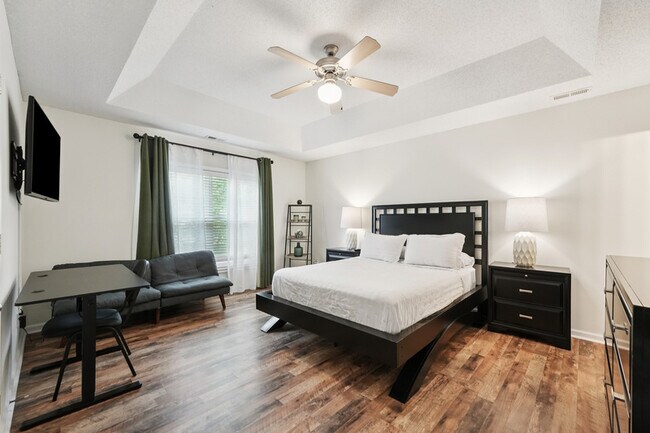 Building Photo - 2203 Elk River Dr