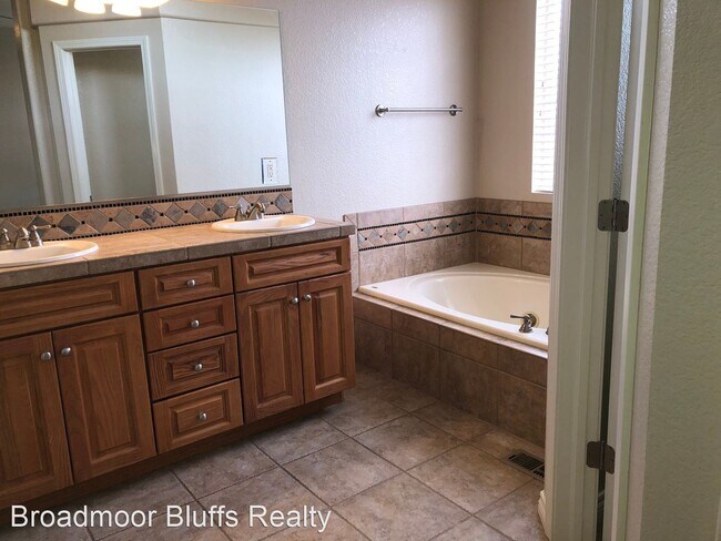 Building Photo - 5 br, 3.5 bath House - 9667 Carriage Creek...