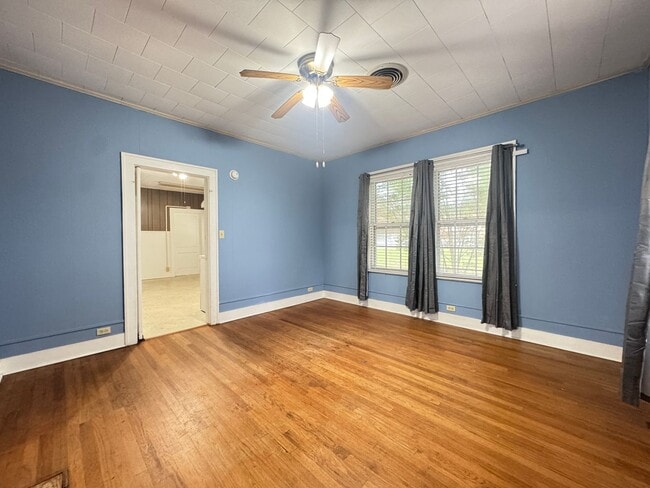Building Photo - Spacious Home close to LA Tech